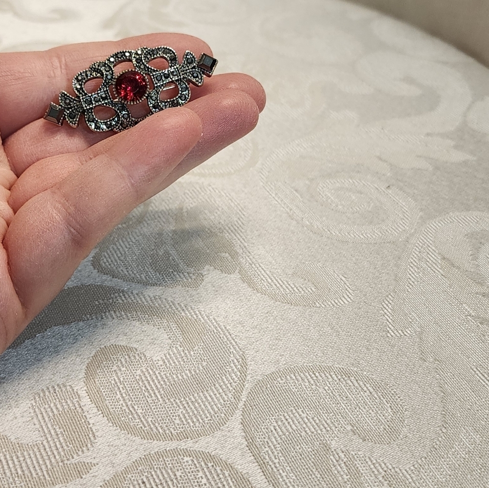 Vintage Late 70's Silver Tone Crystals Red Ruby Crystal Victorian Style Brooch - Picture 2 of 5